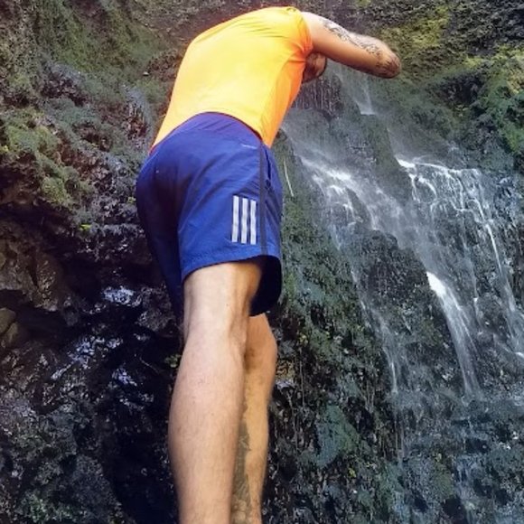 Derek Posh Ambassador - Picture 8 of 10